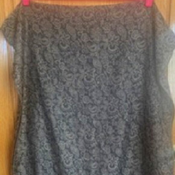 Unisex Shawl Scarf in Thin Wool in Paisley & Floral Motifs 70"x30" - Picture 5 of 8